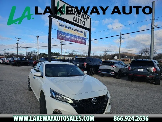 White 2019 Nissan Altima 2.5 SV for sale in Morristown, TN
