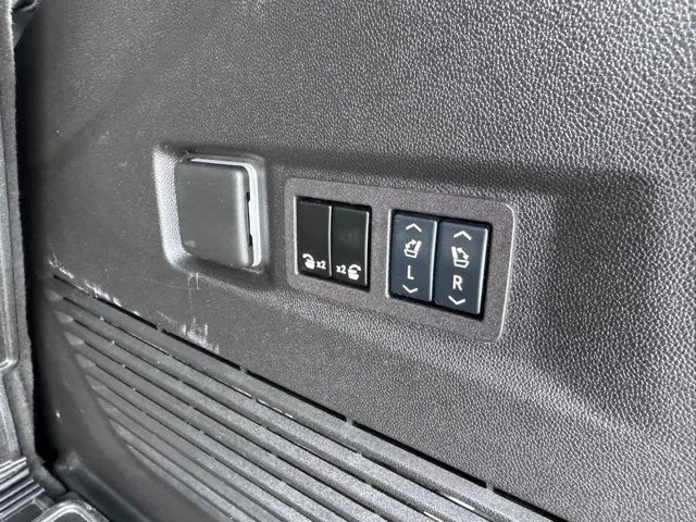 2024 GMC Yukon AT4 - Photo 22
