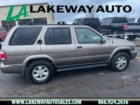 Beige 2001 Nissan Pathfinder LE for sale in Morristown, TN