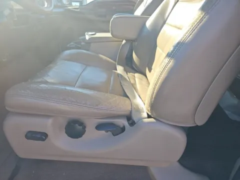 More photos of 2003 Ford F-250SD XL at Lakeway Auto Sales, TN