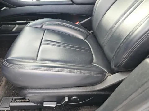 More photos of 2017 Lincoln MKZ Hybrid at Lakeway Auto Sales, TN