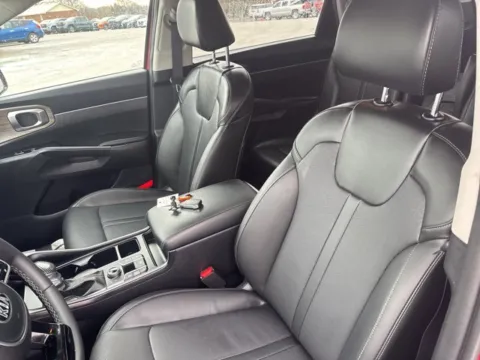 More photos of 2021 Kia Sorento EX at Lakeway Auto Sales, TN