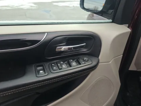 More photos of 2019 Dodge Grand Caravan SXT at Lakeway Auto Sales, TN