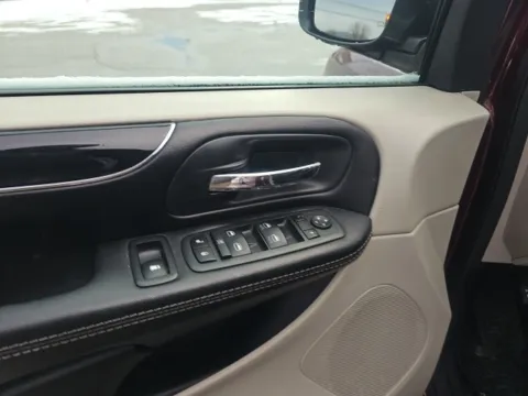 More photos of 2019 Dodge Grand Caravan SXT at Lakeway Auto Sales, TN