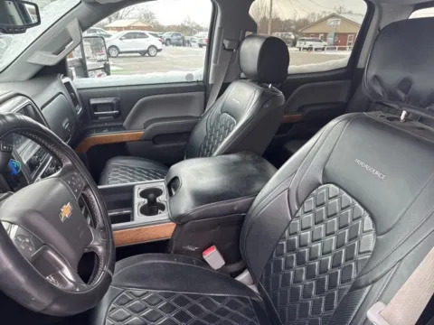 More photos of 2016 Chevrolet Silverado 2500HD LTZ at Lakeway Auto Sales, TN