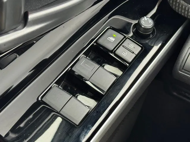 2024 Toyota bZ4X XLE - Photo 21