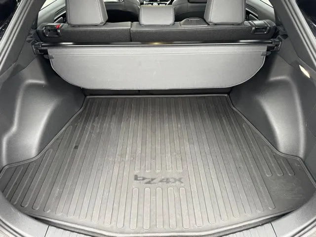 2024 Toyota bZ4X XLE - Photo 23