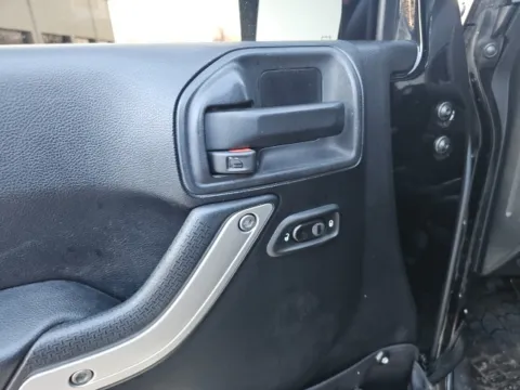 More photos of 2014 Jeep Wrangler Unlimited Sahara at Lakeway Auto Sales, TN