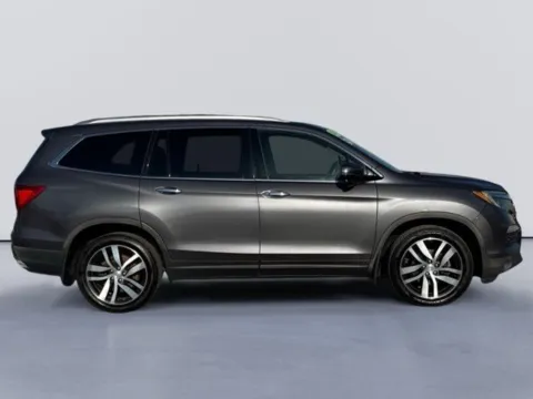 Photos of 2018 Honda Pilot Touring for sale in Morristown, TN at Lakeway Auto Sales