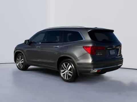 More photos of 2018 Honda Pilot Touring at Lakeway Auto Sales, TN