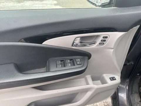 More photos of 2018 Honda Pilot Touring at Lakeway Auto Sales, TN