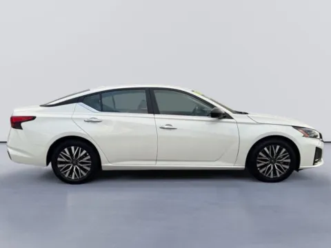 Photos of 2025 Nissan Altima 2.5 SV for sale in Morristown, TN at Lakeway Auto Sales