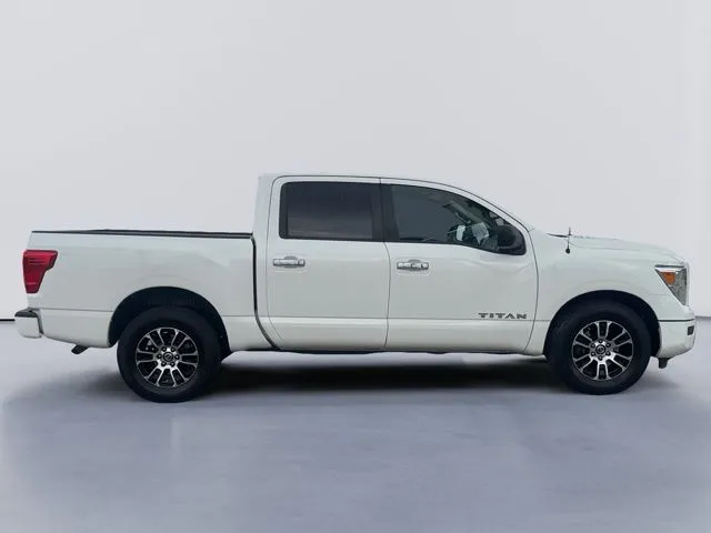 2021 Nissan Titan SV - Photo 2