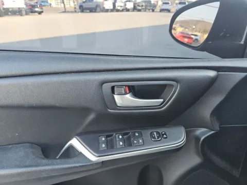 More photos of 2016 Toyota Camry SE at Lakeway Auto Sales, TN