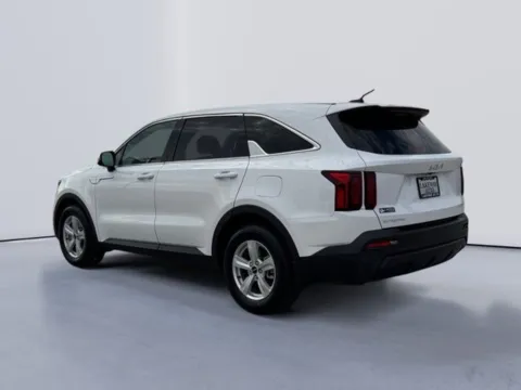 More photos of 2023 Kia Sorento LX at Lakeway Auto Sales, TN
