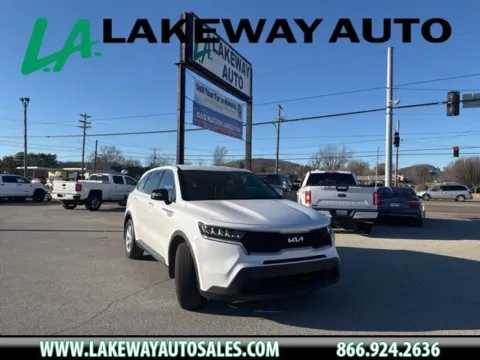 White 2023 Kia Sorento LX for sale in Morristown, TN