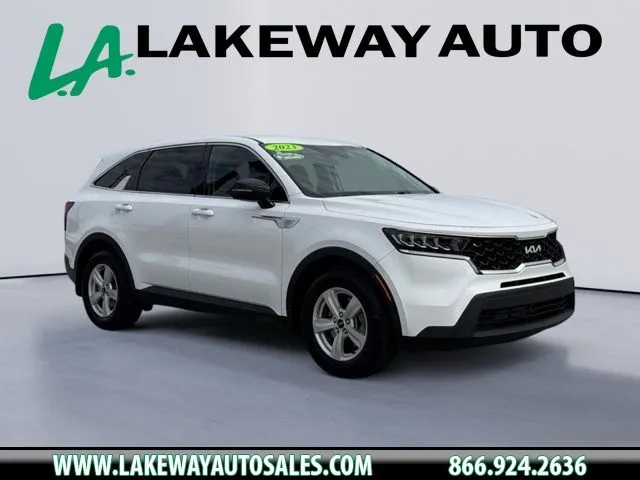 White 2023 Kia Sorento LX for sale in Morristown, TN