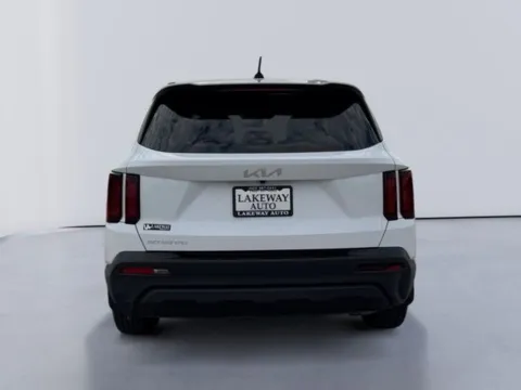 More photos of 2023 Kia Sorento LX at Lakeway Auto Sales, TN