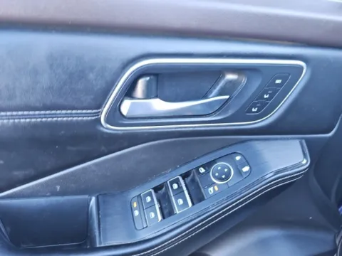 More photos of 2021 Nissan Rogue Platinum at Lakeway Auto Sales, TN