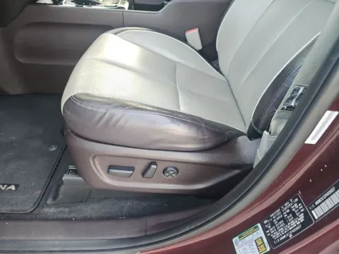 More photos of 2015 Kia Sedona SXL at Lakeway Auto Sales, TN