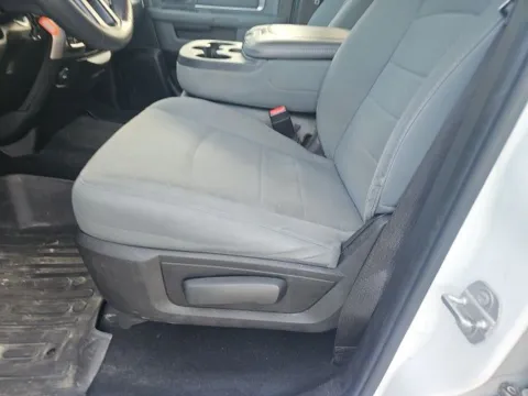 More photos of 2019 Ram 1500 Classic SLT at Lakeway Auto Sales, TN