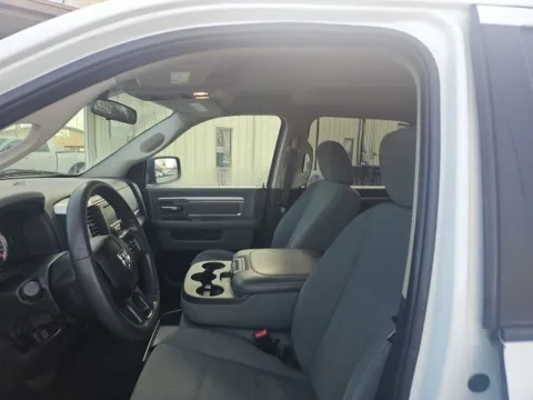 More photos of 2019 Ram 1500 Classic SLT at Lakeway Auto Sales, TN