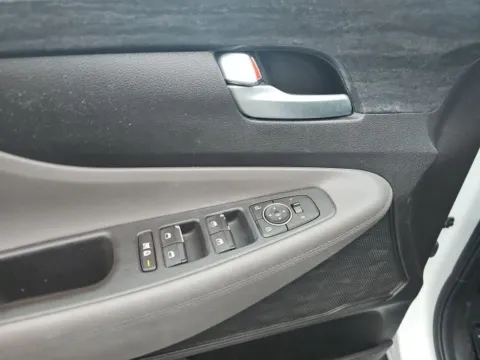 More photos of 2019 Hyundai Santa Fe SEL at Lakeway Auto Sales, TN