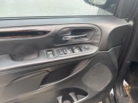 More photos of 2017 Dodge Grand Caravan SXT at Lakeway Auto Sales, TN