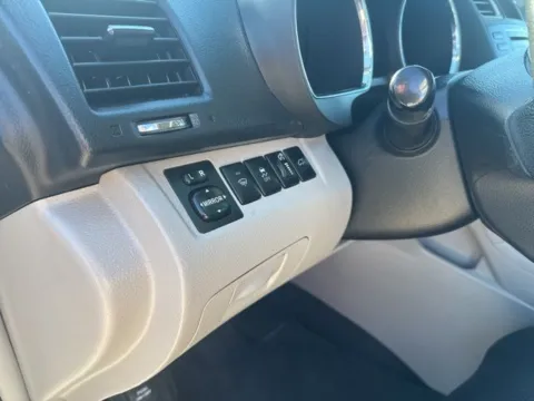 More photos of 2012 Toyota Highlander Limited at Lakeway Auto Sales, TN