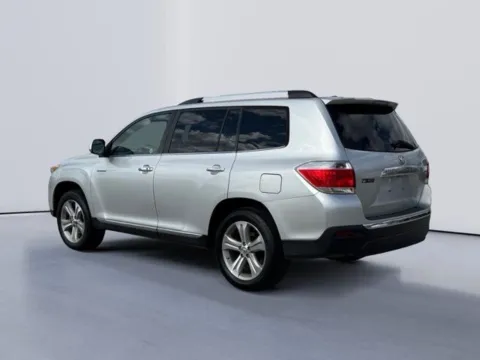 More photos of 2012 Toyota Highlander Limited at Lakeway Auto Sales, TN