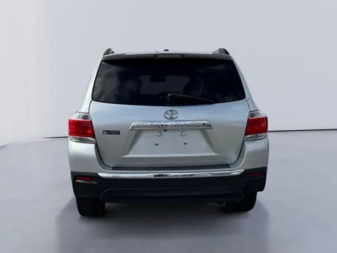 More photos of 2012 Toyota Highlander Limited at Lakeway Auto Sales, TN