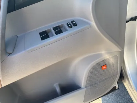 More photos of 2012 Toyota Highlander Limited at Lakeway Auto Sales, TN