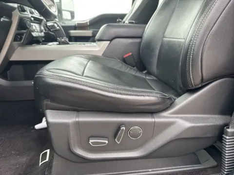 More photos of 2017 Ford F-150 Lariat at Lakeway Auto Sales, TN