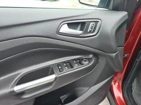 More photos of 2016 Ford Escape SE at Lakeway Auto Sales, TN