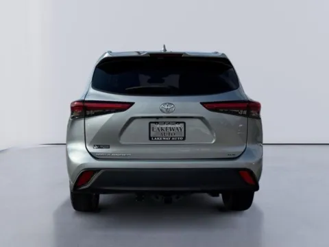 More photos of 2021 Toyota Highlander XLE at Lakeway Auto Sales, TN