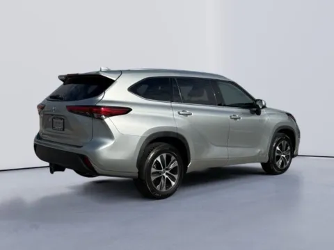 Another view of 2021 Toyota Highlander XLE for sale in Morristown, TN at Lakeway Auto Sales
