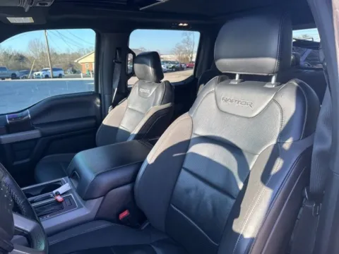More photos of 2020 Ford F-150 Raptor at Lakeway Auto Sales, TN