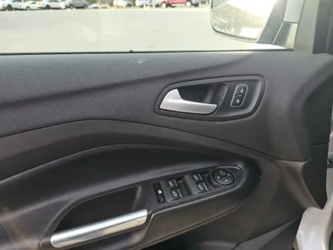 More photos of 2019 Ford Escape SE at Lakeway Auto Sales, TN