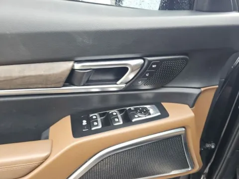 More photos of 2022 Kia Telluride SX at Lakeway Auto Sales, TN