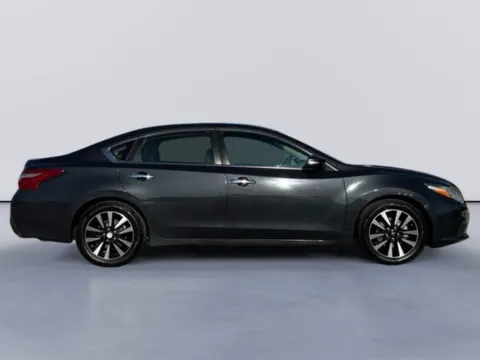 Photos of 2018 Nissan Altima 2.5 SL for sale in Morristown, TN at Lakeway Auto Sales