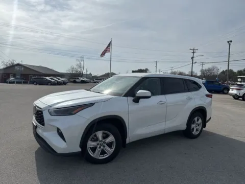 Photos of 2022 Toyota Highlander LE for sale in Morristown, TN at Lakeway Auto Sales