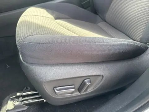 More photos of 2022 Toyota Highlander LE at Lakeway Auto Sales, TN