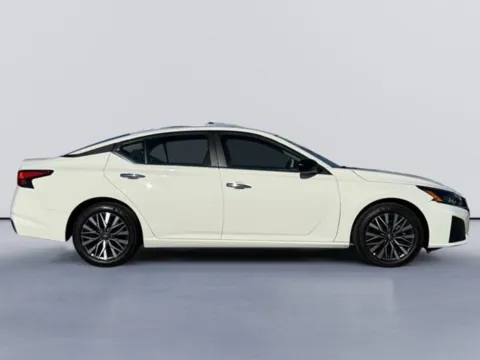 Photos of 2025 Nissan Altima 2.5 SV for sale in Morristown, TN at Lakeway Auto Sales