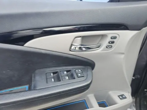 More photos of 2016 Honda Pilot Elite at Lakeway Auto Sales, TN