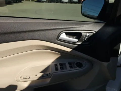 More photos of 2018 Ford Escape SE at Lakeway Auto Sales, TN