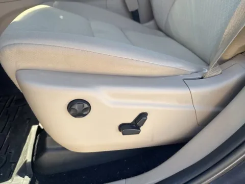 More photos of 2021 Jeep Grand Cherokee Laredo E at Lakeway Auto Sales, TN