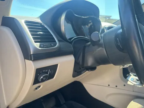 More photos of 2021 Jeep Grand Cherokee Laredo E at Lakeway Auto Sales, TN