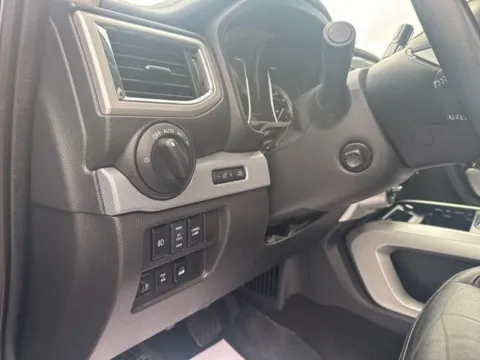 More photos of 2019 Nissan Titan PRO-4X at Lakeway Auto Sales, TN