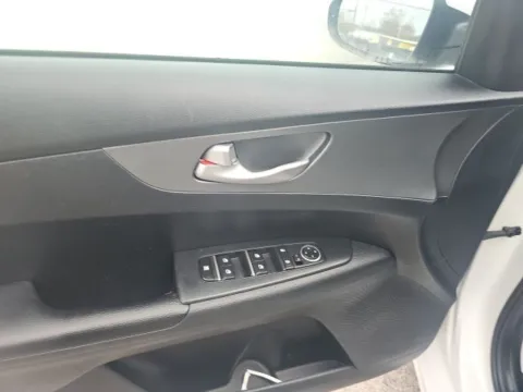 More photos of 2019 Kia Forte LXS at Lakeway Auto Sales, TN