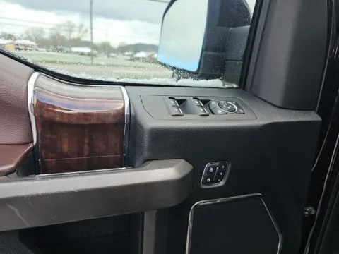 More photos of 2016 Ford F-150 Platinum at Lakeway Auto Sales, TN